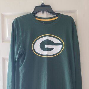 2 Men's Green Bay Packer Size Medium T-Shirts